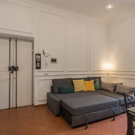 Joivy Trevi Fountain's Relais