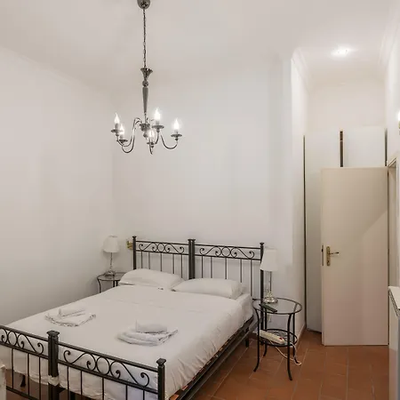 Joivy Trevi Fountain's Relais