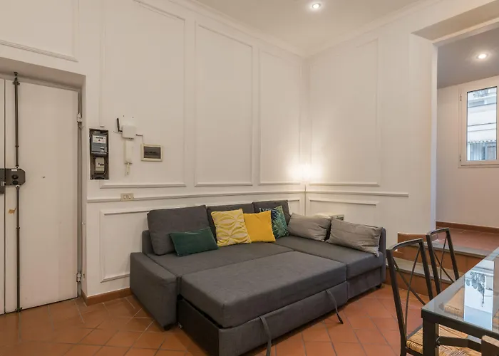 Joivy Trevi Fountain's Relais Rome