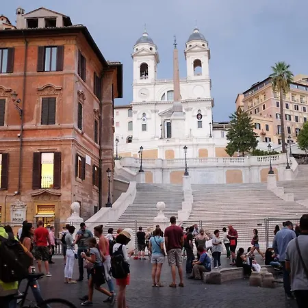 Joivy Trevi Fountain's Relais